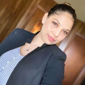 Meet your Posher, Abigail